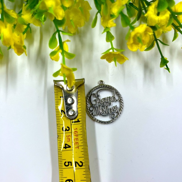 925 Sterling Silver Vintage Grand Mother Round Pendant - Picture 5 of 5